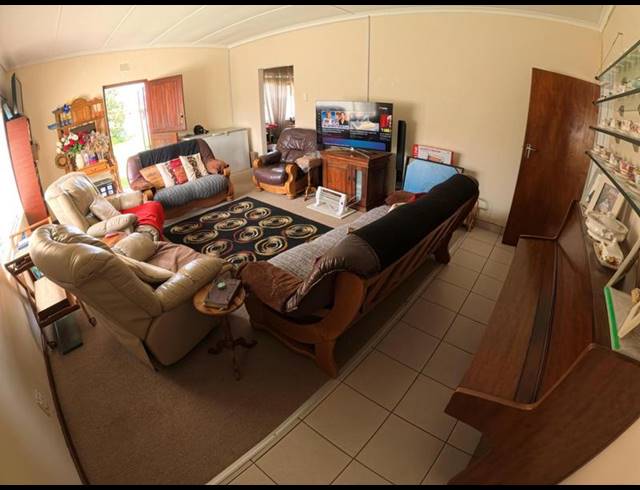 3 BEDROOM HOUSE FOR SALE IN GEORGE EAST